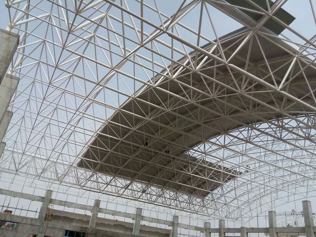 南岸青岛一汽网架